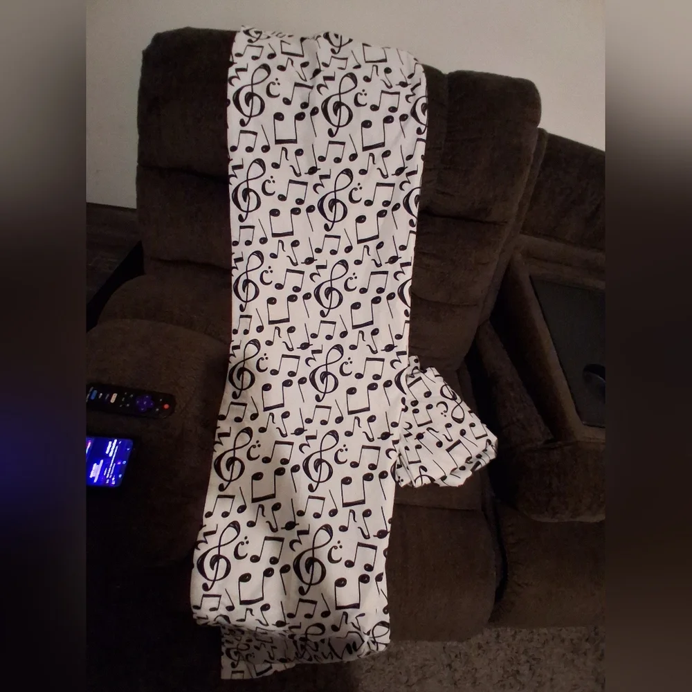 Musical Note Patterned Curtaind - Picture 1 of 3